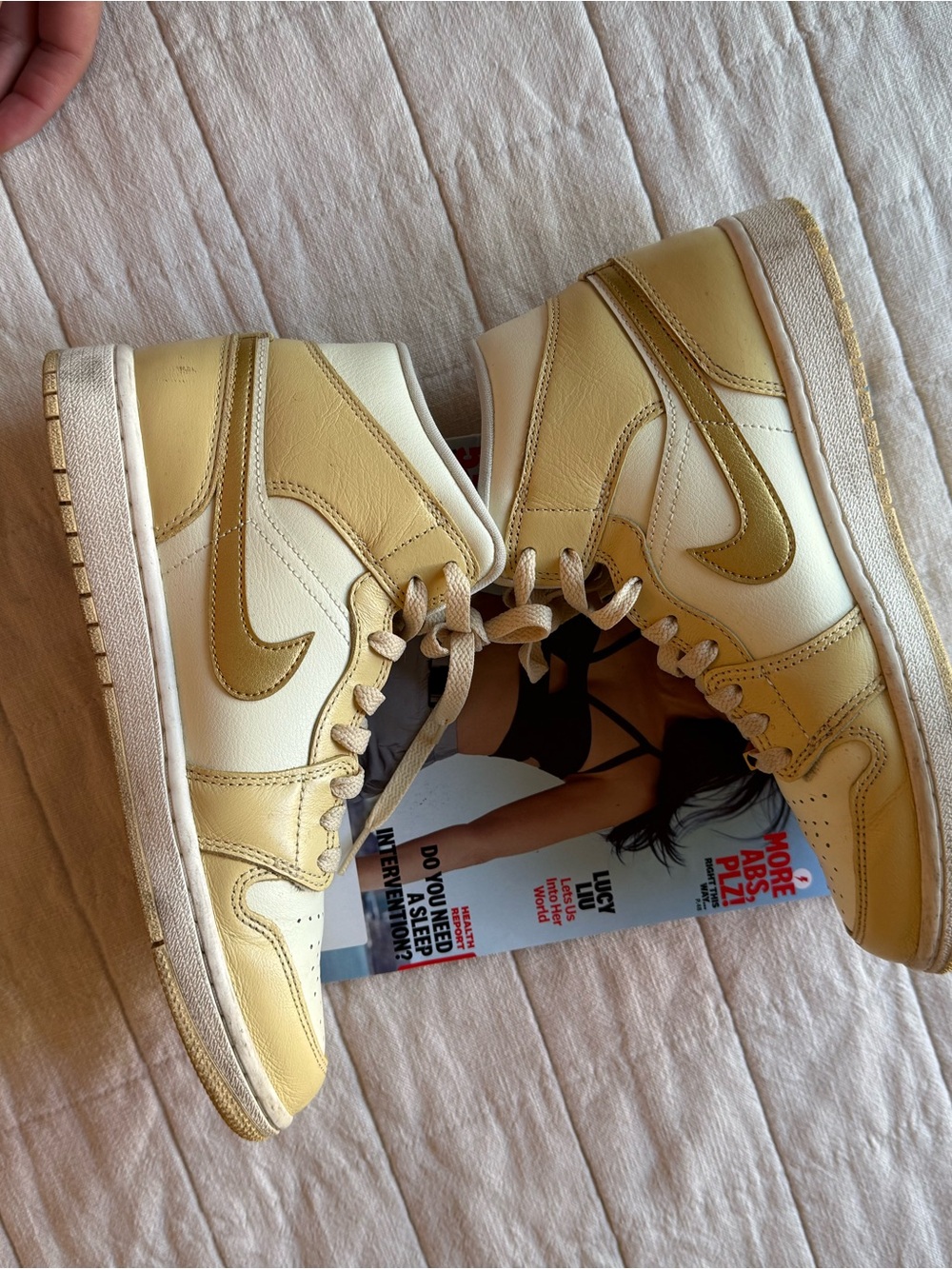 Nike Air Jordan 1 Mid – Cream & Metallic Gold - Picture 2 of 13
